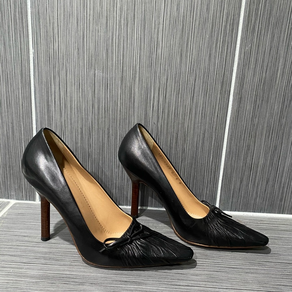 Authentic Gucci Leather Pumps